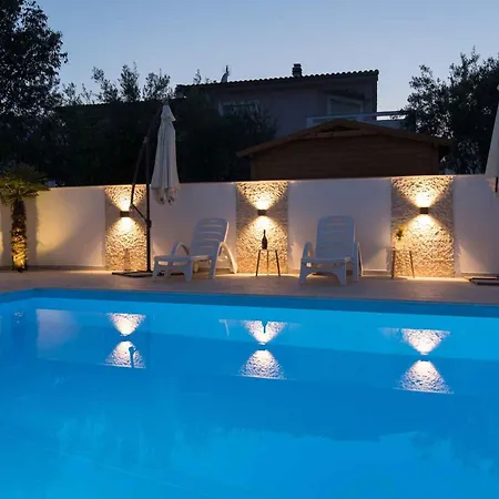 Apartament With Pool In Krk-insel Krk 45774 *